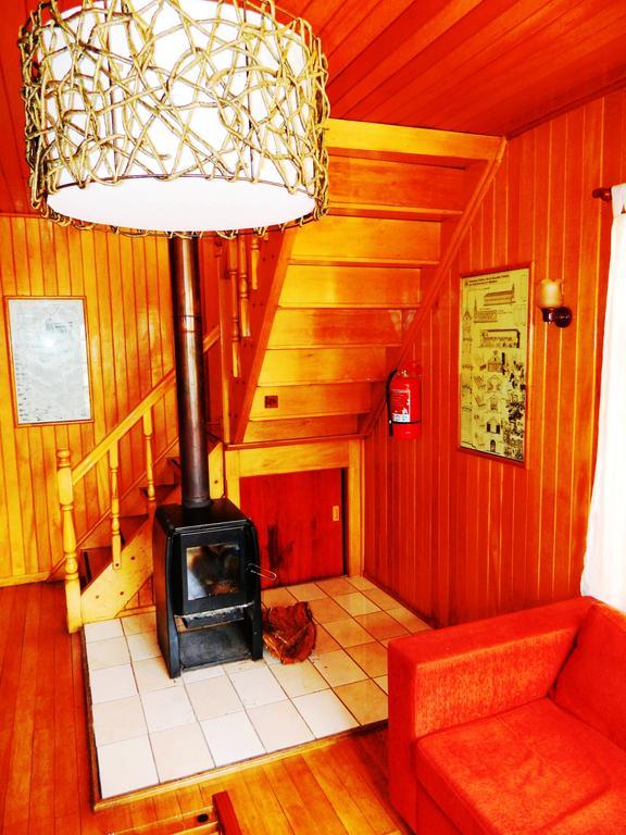 Hostal Torre De Babel Castro Esterno foto