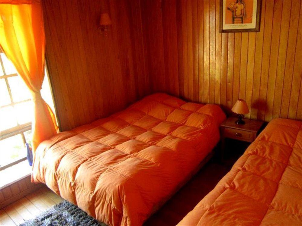 Hostal Torre De Babel Castro Esterno foto