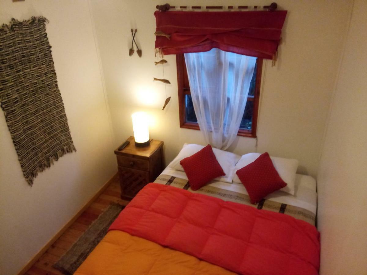 Hostal Torre De Babel Castro Esterno foto